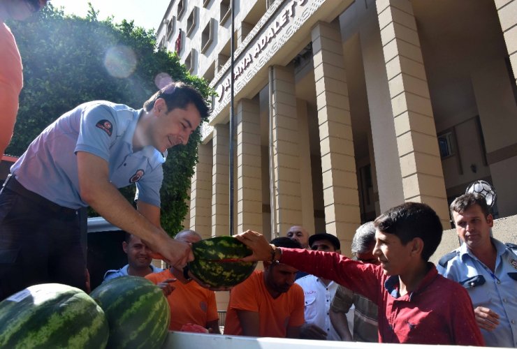 Hükümlüler Karpuz Üretti, Müşterisi Hakim Ve Savcılar Oldu