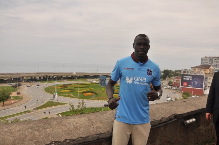 Zargo Toure İmzayı Attı