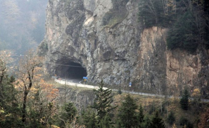 Karadeniz’in İlk Ve Tek El Yapımı Tüneli İlgi Çekiyor