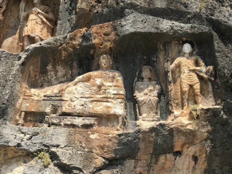 2.400 Yıllık ’Adam Kayalar’ Hayran Bırakıyor
