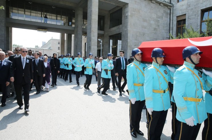 Vefat Eden Eski Vekil Göksel İçin Tbmm’de Tören