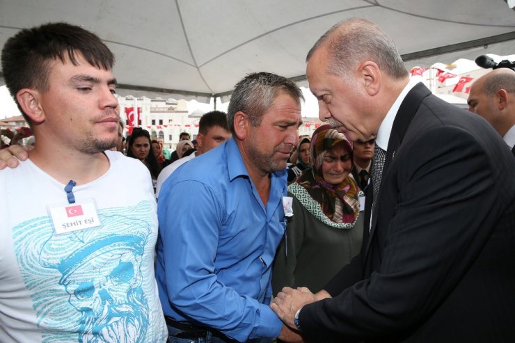 Erdoğan Şehit Anne Ve Bebeğinin Cenaze Töreninde