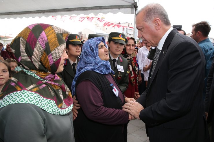 Erdoğan Şehit Anne Ve Bebeğinin Cenaze Töreninde