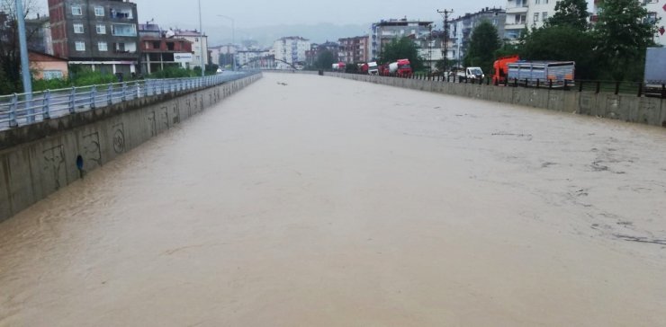 Ünye Yine Sele Teslim Oldu