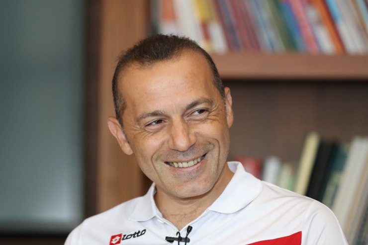 Cüneyt Çakır’dan "Var" Değerlendirmesi