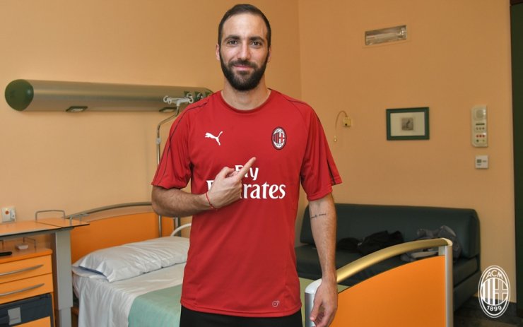 Higuain Resmen Milan’da