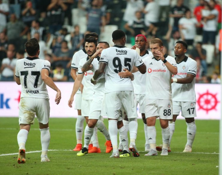 Beşiktaş İlk Yarıyı 2-0 Önde Tamamladı