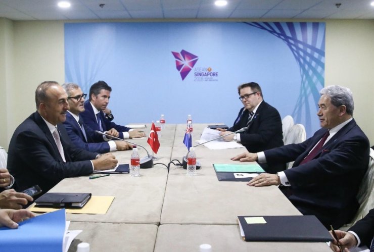 Çavuşoğlu’nun Singapur’da İkili Temasları Sürüyor