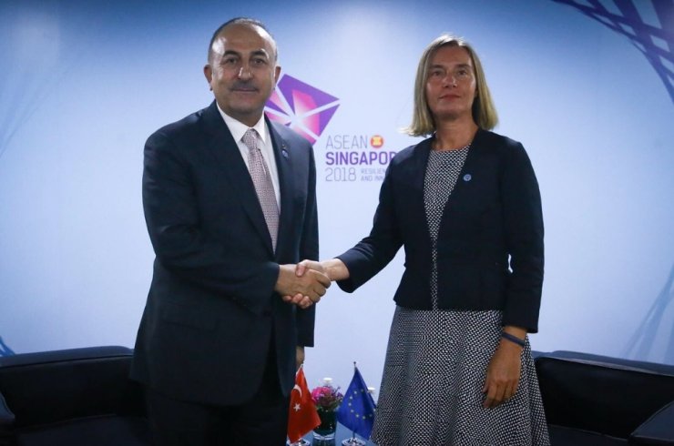 Çavuşoğlu’nun Singapur’da İkili Temasları Sürüyor