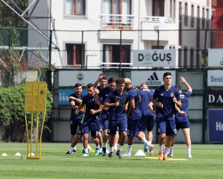 Fenerbahçe’de Benfica Mesaisi Sürüyor