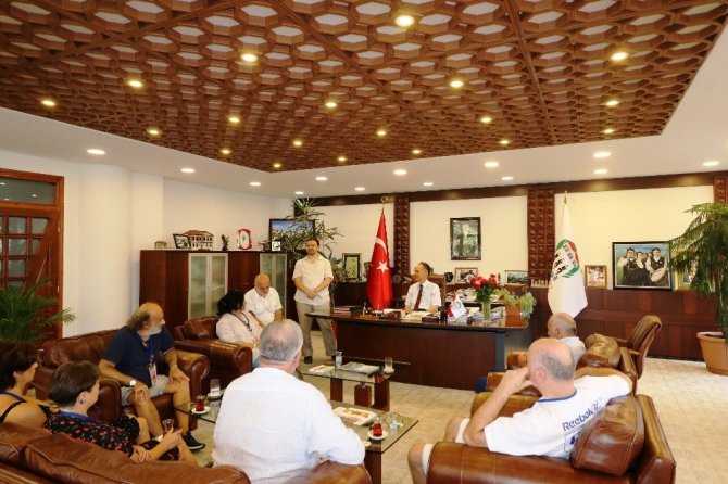 Resim Çalıştayı Ekibinden Başkan Türkmen’e Ziyaret
