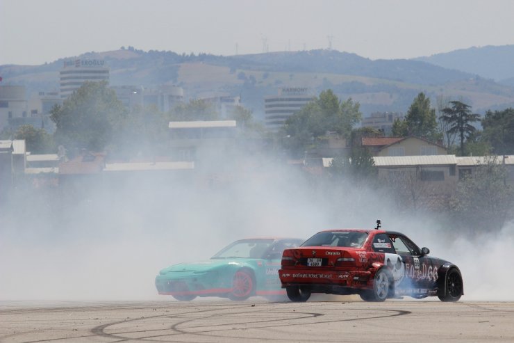 Yeşil Bursa Rallisi’nde Lastikler Yandı