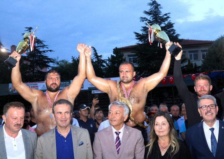 Isparta’da Başpehlivan Mehmet Yemyeşil