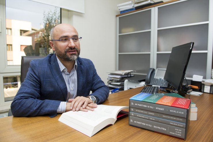 Ak Parti’nin Siyaseti Tüm Boyutlarıyla Ele Alınacak