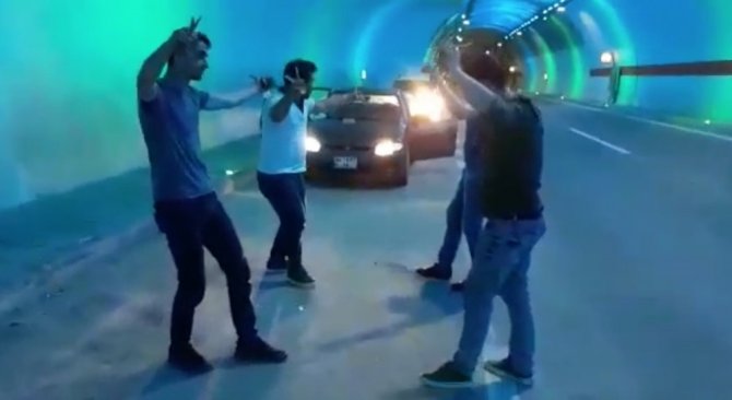 Türkiye’nin En Uzun Tünelinde Ankara Kaşık Havası Oynadılar