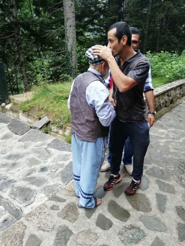 Kayıp Arap Genç Ailesini Korkuttu, Yardımlarına Jandarma Yetişti