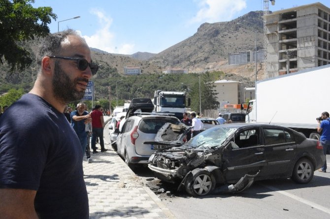 Gümüşhane’de Zincirleme Trafik Kazası: 4 Yaralı