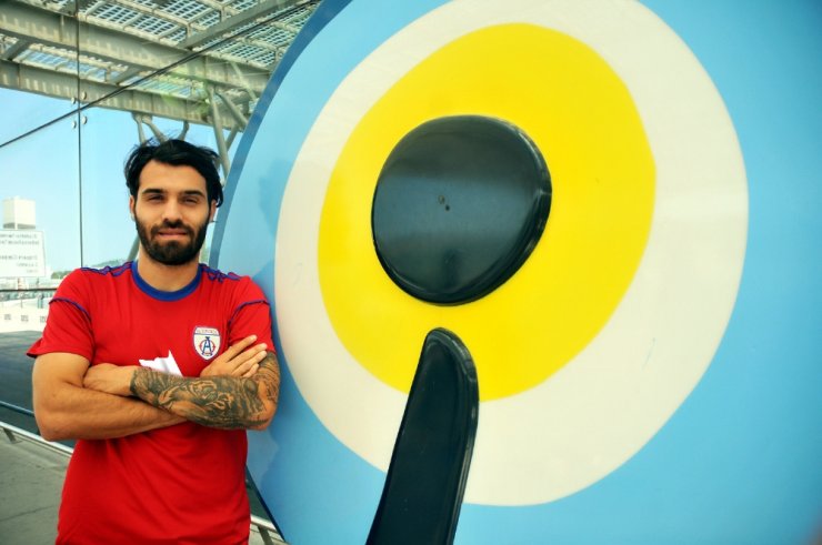 Enes Kubat İzmir Ekibinde
