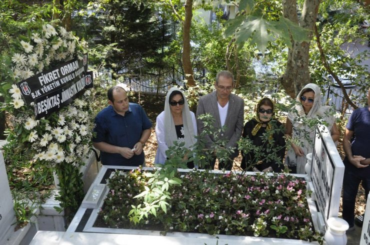Efsane Kaptan Kabri Başında Anıldı
