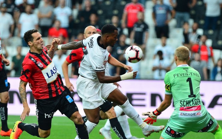 Pepe Ve Q7 Kadroda, Vida Yok