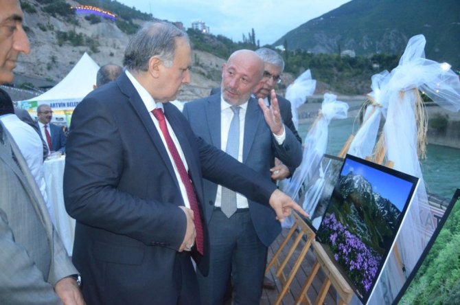 ’Artvin Kültür Sanat Ve Yöresel Ürünler Tanıtım Fuarı’ Başladı