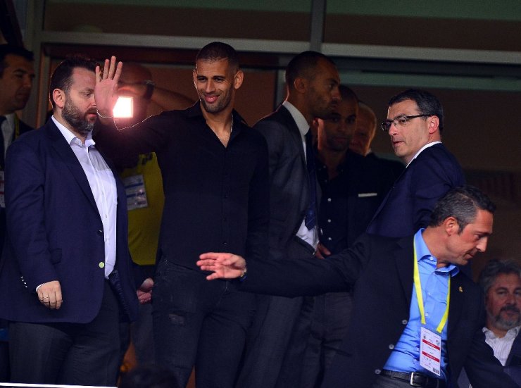 Yeni Transfer Slimani Tribünde