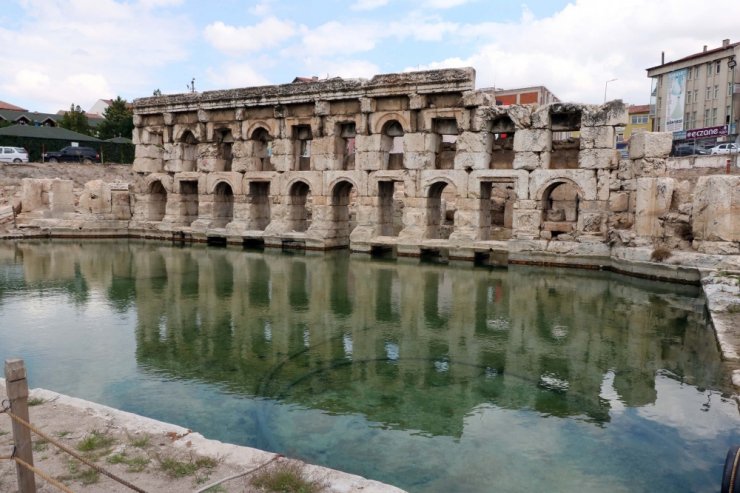 Roma Hamamında Arkeolojik Kazılar Sürüyor