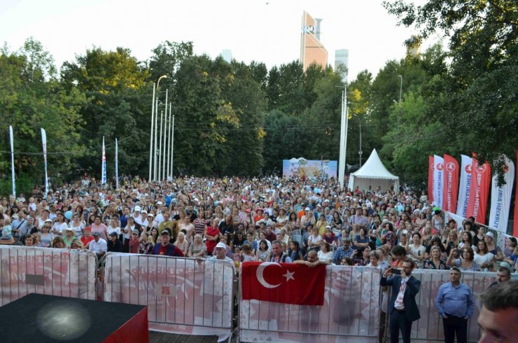 Moskova’da Türk Festivaline Yoğun İlgi