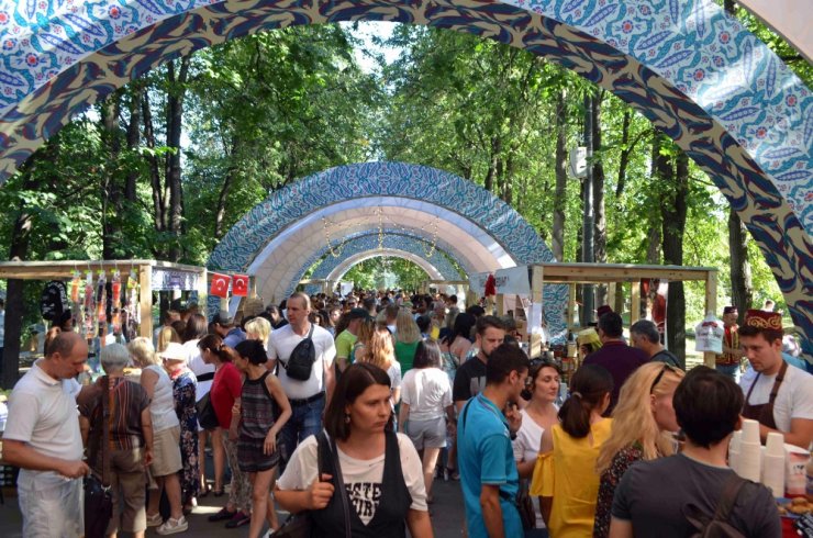 Moskova’da Türk Festivaline Yoğun İlgi
