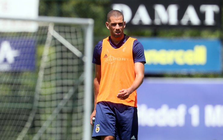 Slimani İlk Antrenmanına Çıktı