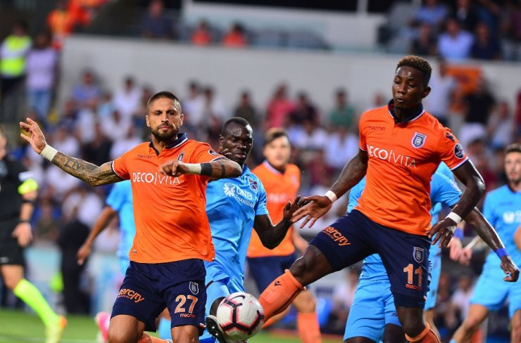 Başakşehir Trabzon’u 2-0’la Geçti