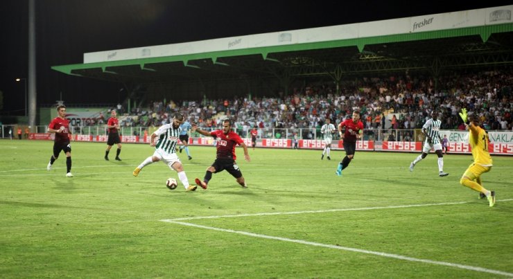 Giresun Evinde Eskişehir’i Devirdi