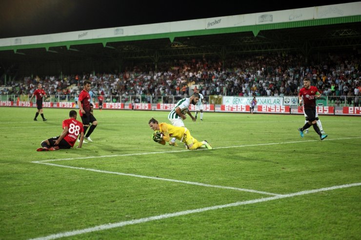 Giresun Evinde Eskişehir’i Devirdi