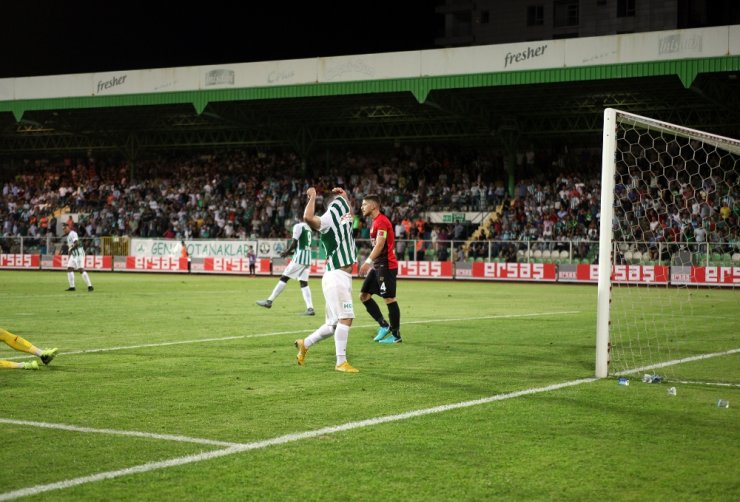 Giresun Evinde Eskişehir’i Devirdi