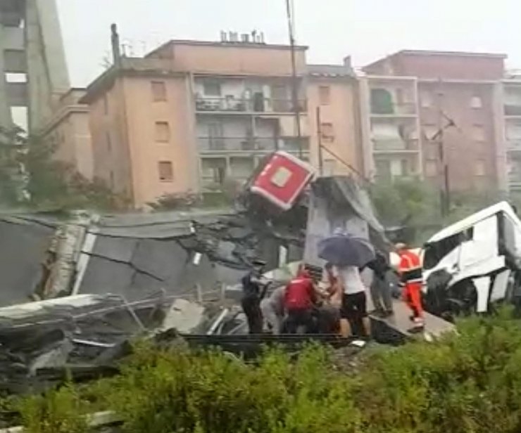 İtalya’da Köprü Çöktü: 11 Ölü, 5 Yaralı