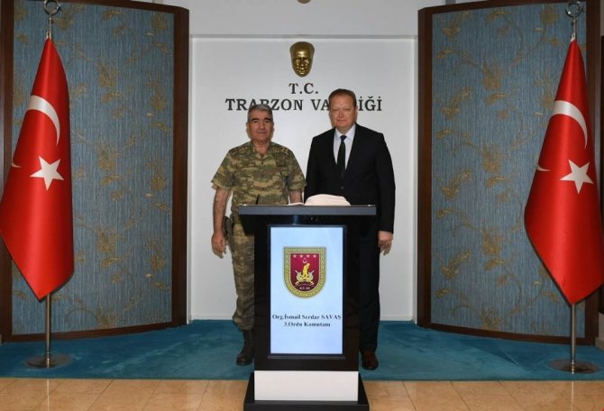3. Ordu Komutanı Savaş, Trabzon Valisi Yavuz’u Ziyaret Etti