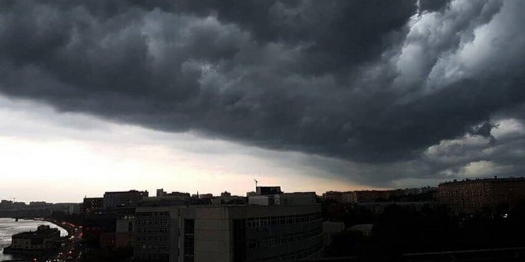 Moskova’da Fırtına Ve Korkutan Hortumlar