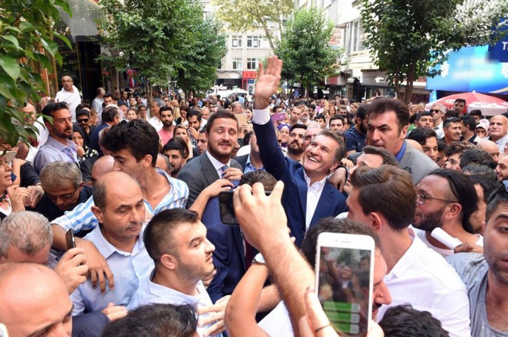 Mustafa Sarıgül’den Miting Gibi Bayramlaşma Töreni