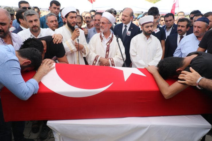 Diyarbakır Şehidi ’Kahrolsun Pkk’ Sloganları İle Defnedildi