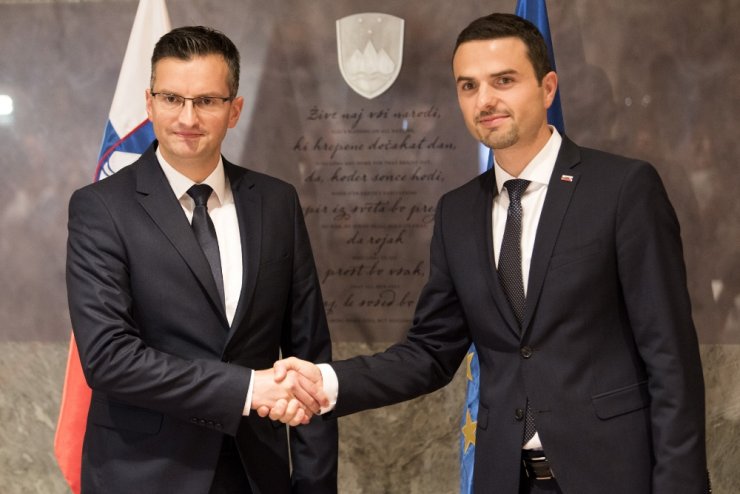 Eski Komedyen Sarec Slovenya Başbakanı Seçildi