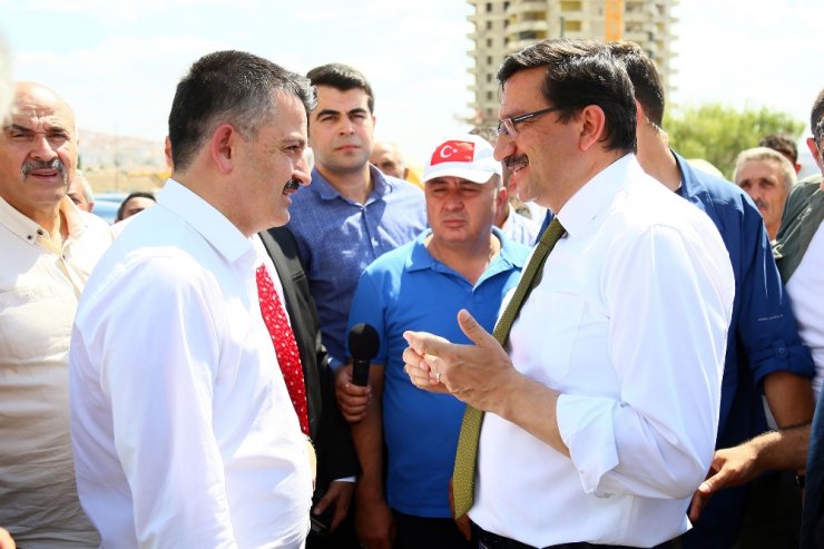 Bakan Pakdemirli’den Ovacık Kurban Satış Alanına Ziyaret