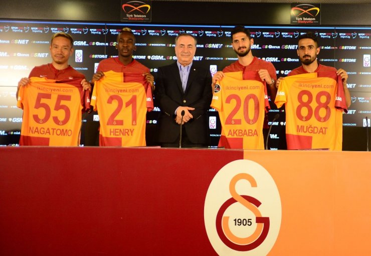 Galatasaray’da Toplu İmza Töreni