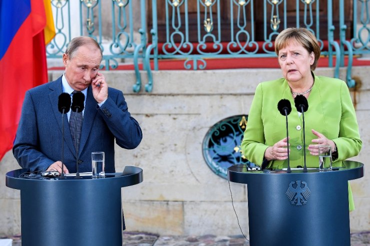 Merkel İle Putin Görüştü