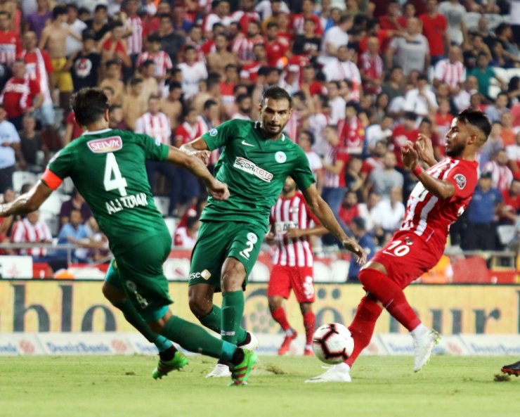 Antalya’da İlk Yarıda 3 Gol