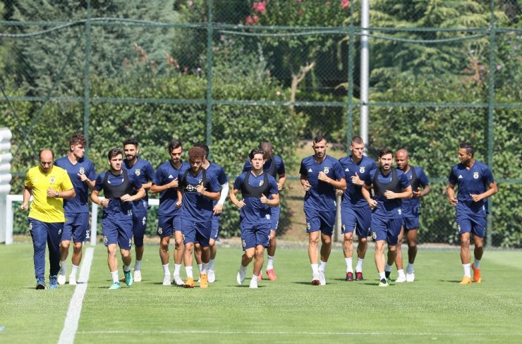 Fenerbahçe Antrenmanlara Başladı