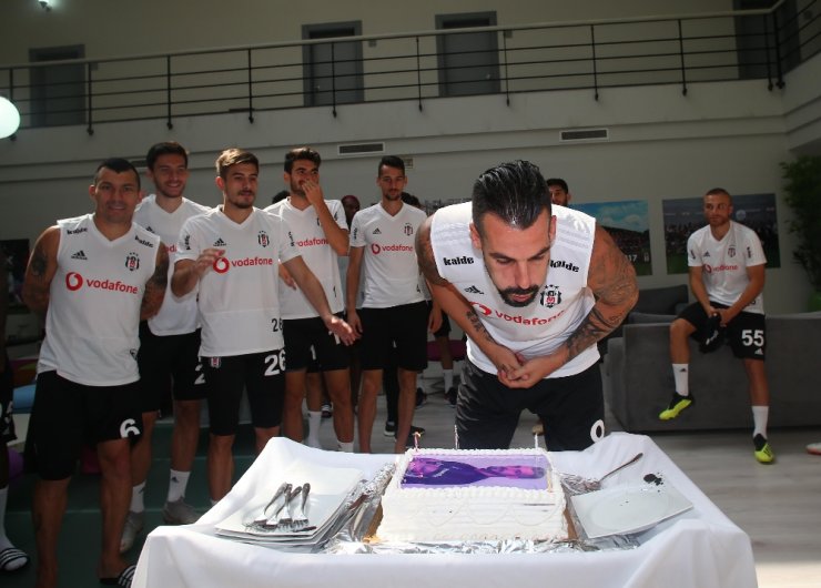 Beşiktaş’tan Negredo’ya Kutlama