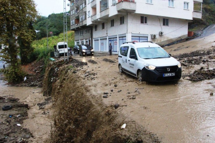 Trabzon’da Aşırı Yağış Heyelana Neden Oldu