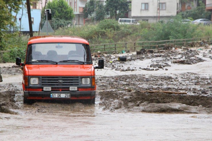 Trabzon’da Aşırı Yağış Heyelana Neden Oldu