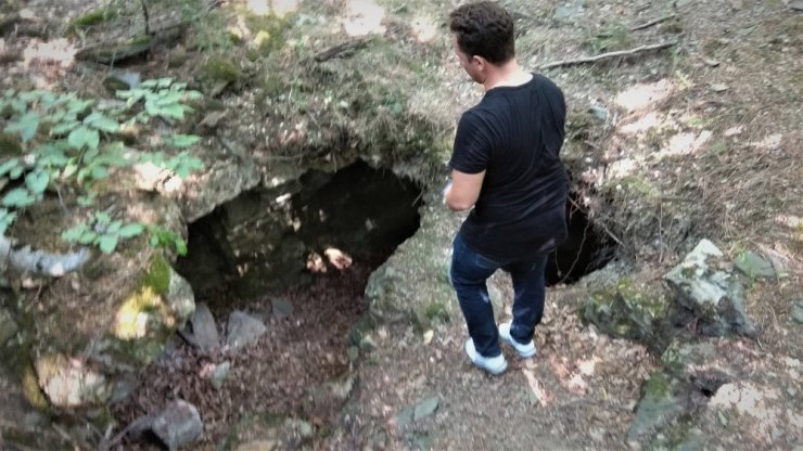 Defineciler Manastırları Talan Ediyor