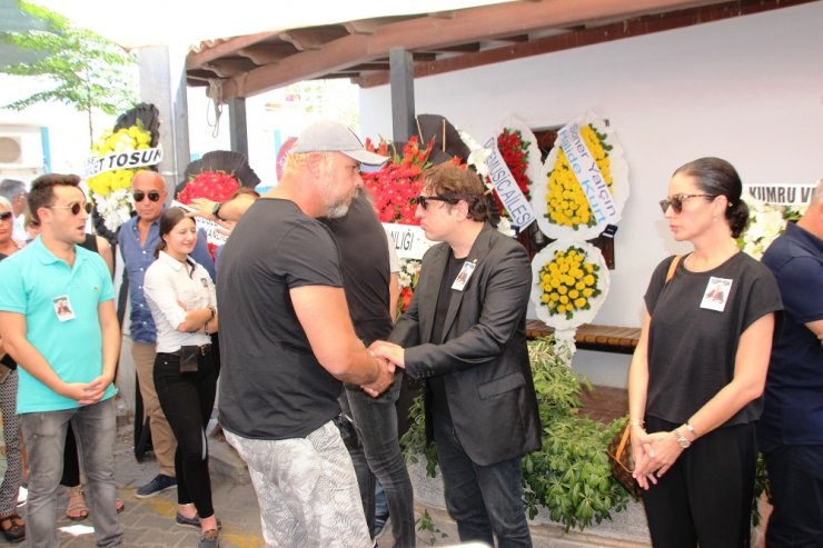 Fazıl Say Annesini Son Yolculuğuna Uğurladı